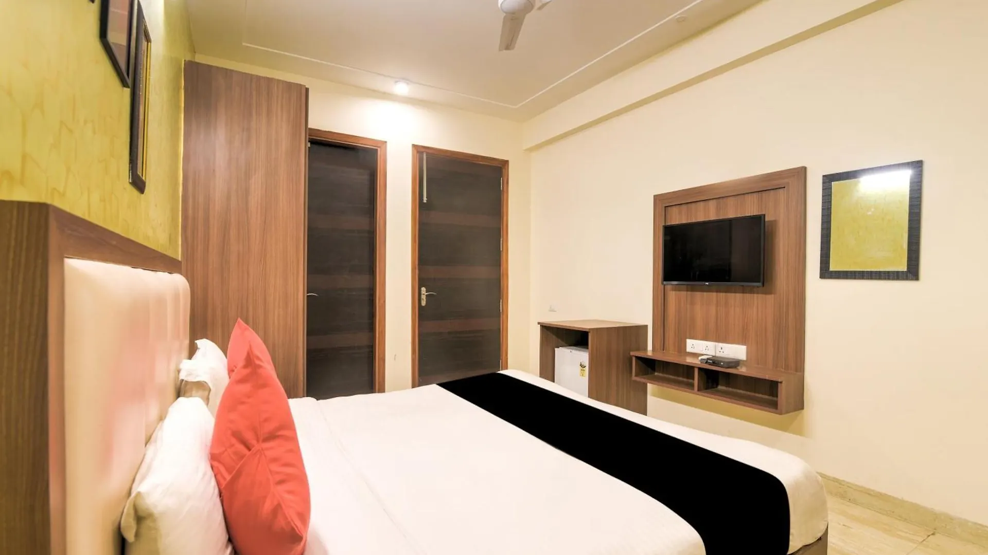 Hotel Collection O Sappire Inn Near Appu Ghar Gurgaon