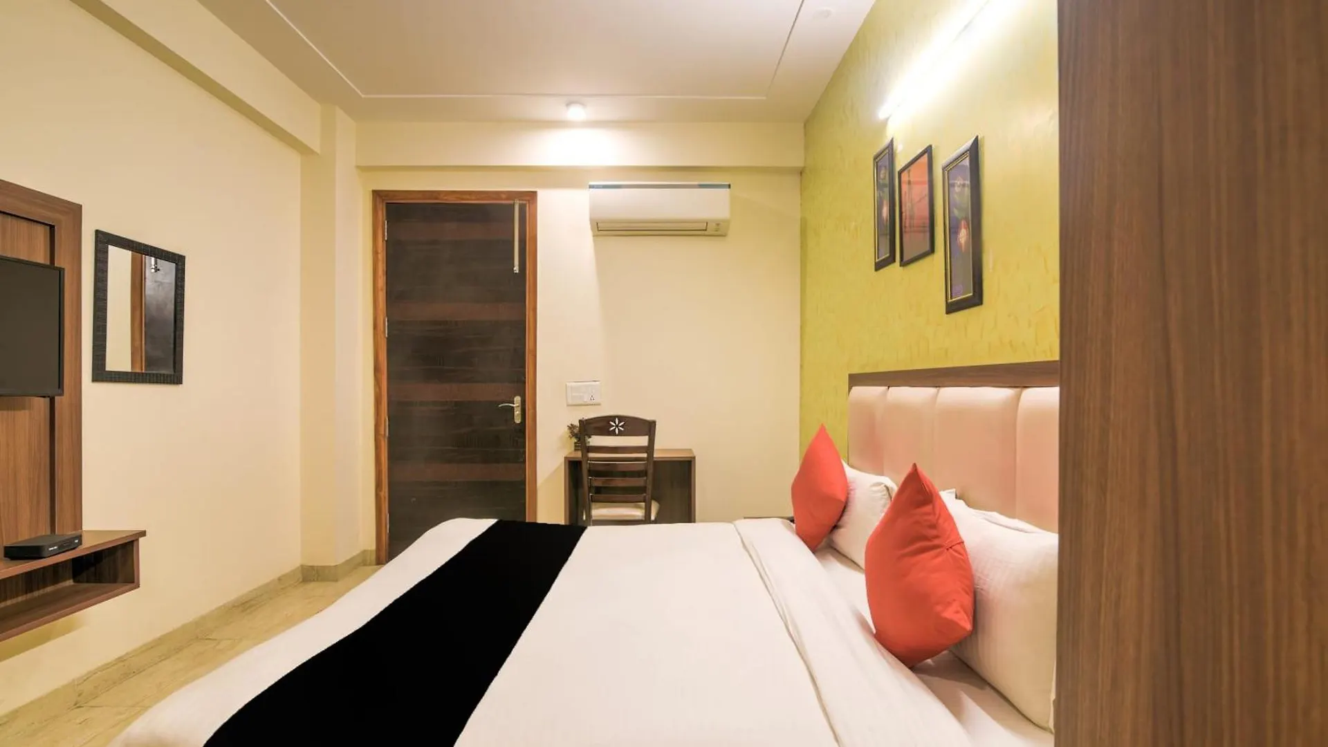Collection O Sappire Inn Near Appu Ghar Gurgaon 3*,  India