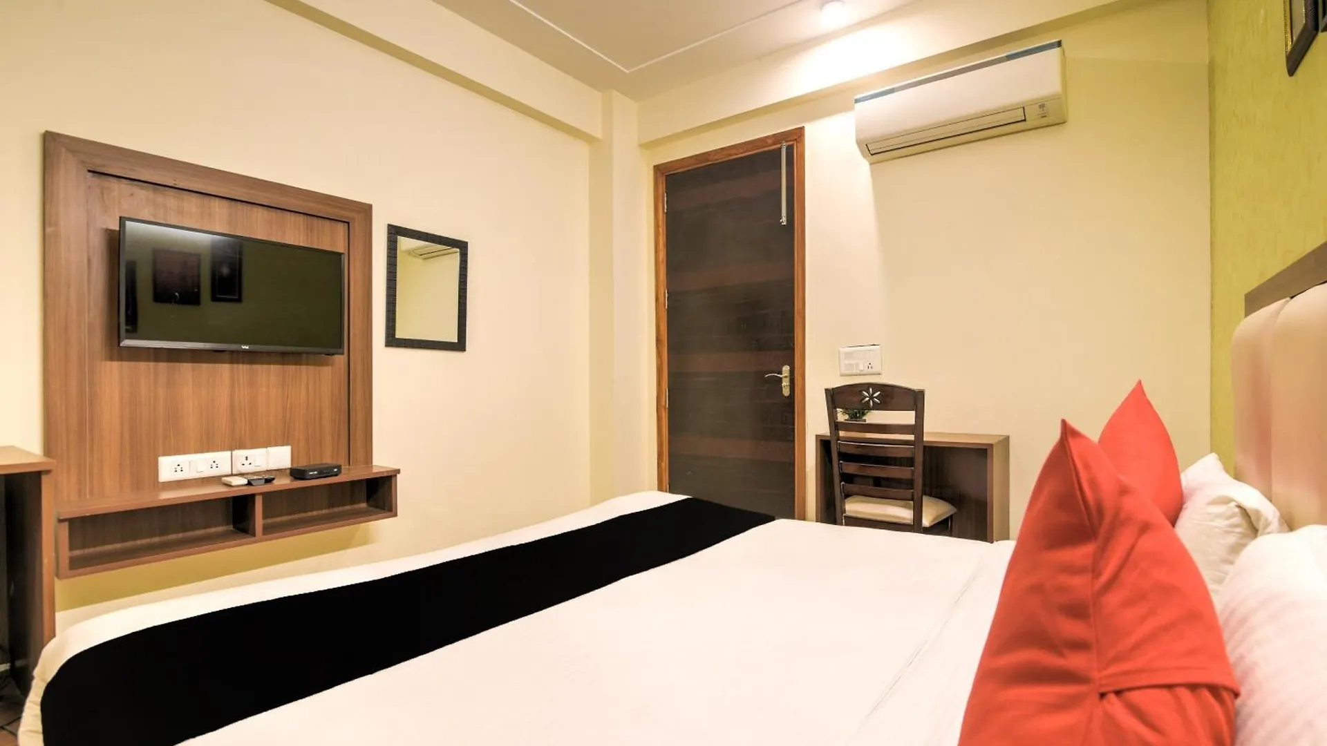 Collection O Sappire Inn Near Appu Ghar Gurgaon India