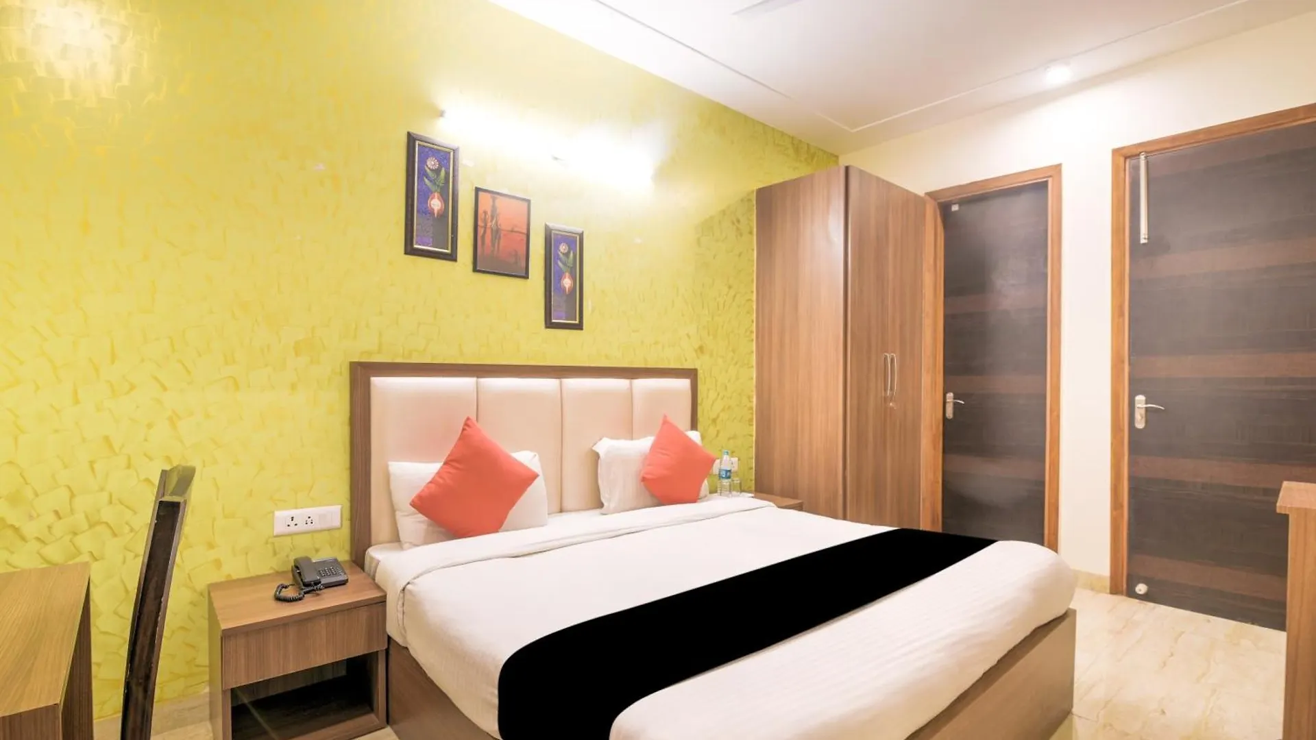 Collection O Sappire Inn Near Appu Ghar Gurgaon 3*,  India