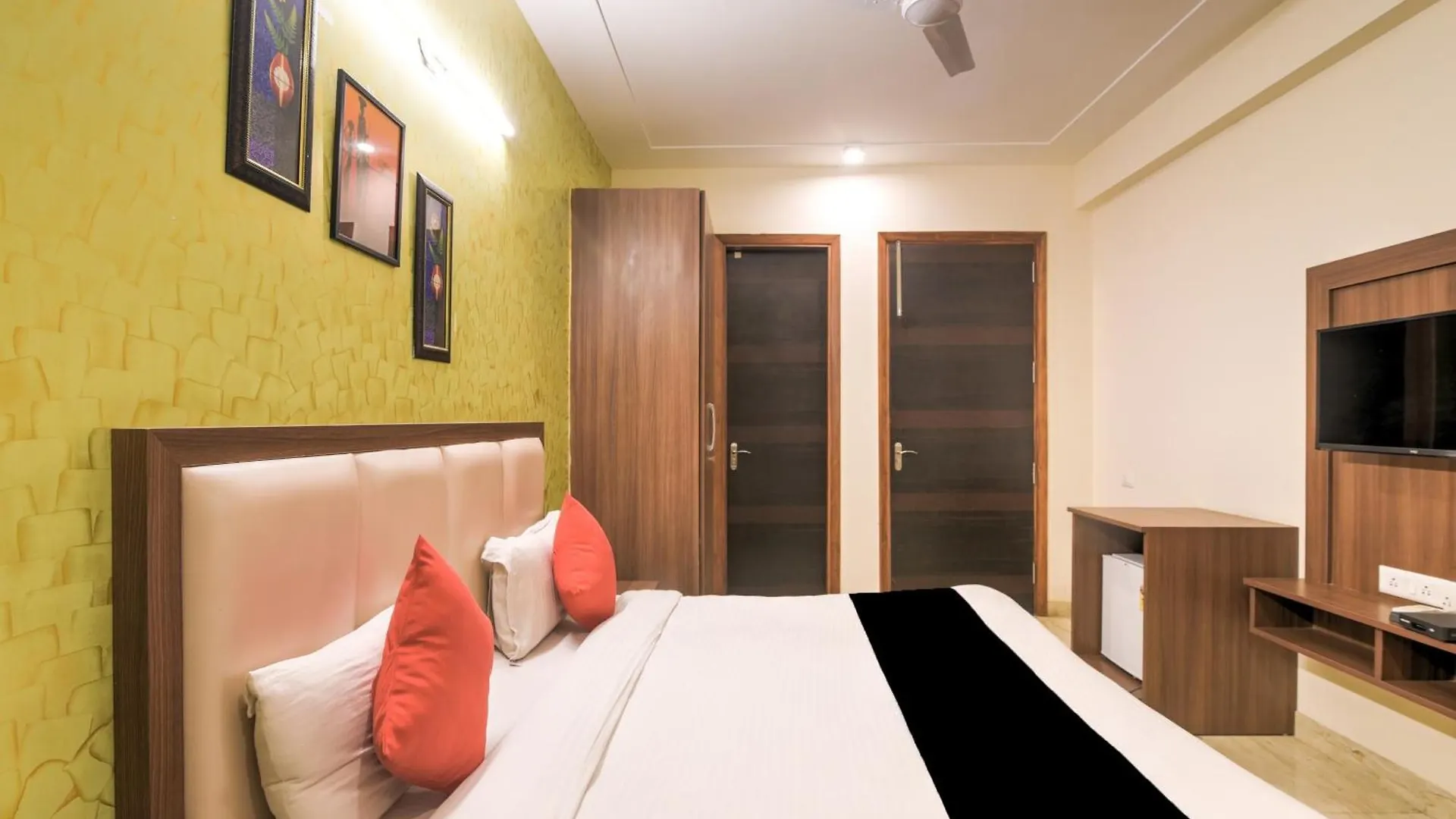 Hotel Collection O Sappire Inn Near Appu Ghar Gurgaon