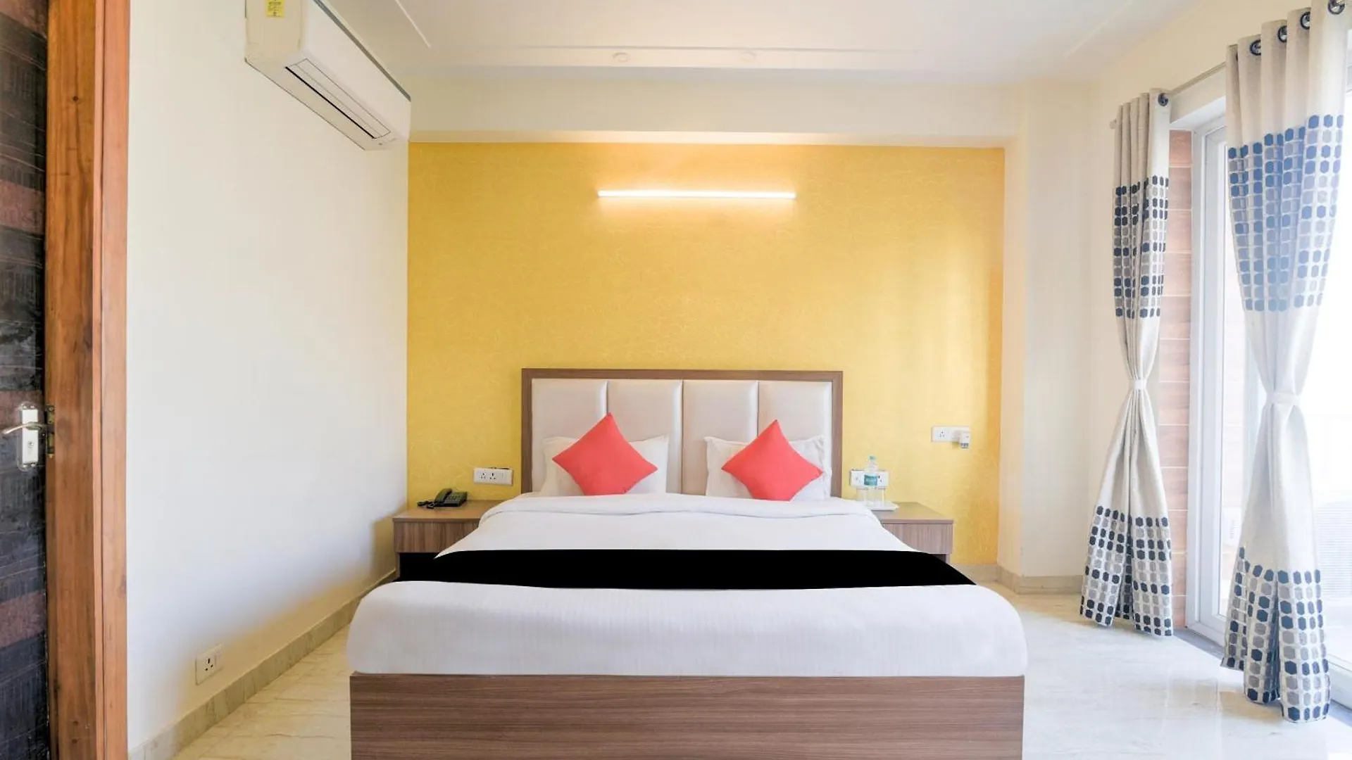 Collection O Sappire Inn Near Appu Ghar Gurgaon Hotel